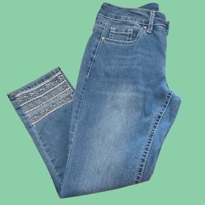 a.n.a Light Blue Cropped Jeans with Embroidered Detail